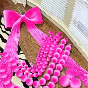 Vibrant Pink Bow and Garland Set